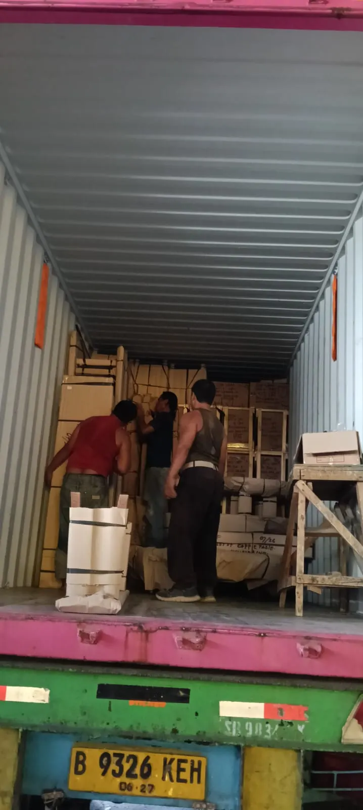Calage des colis à l'intérieur du container