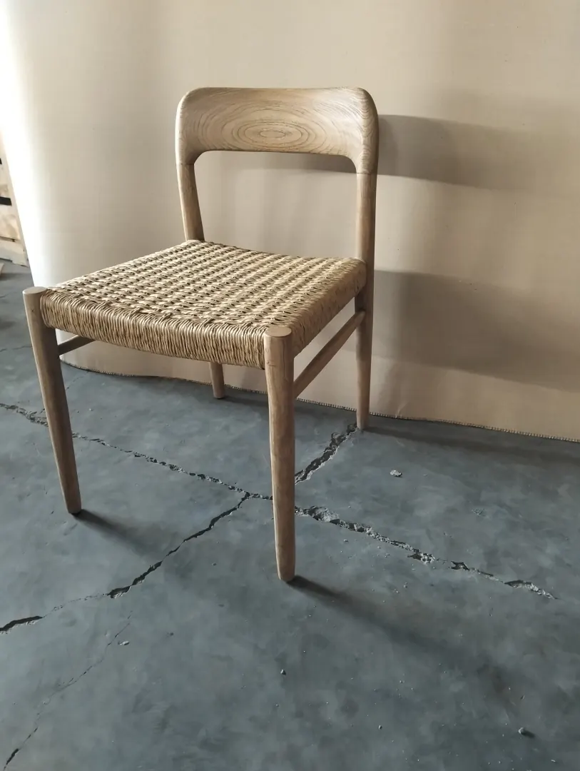 Chaise de table en teck et corde tressée