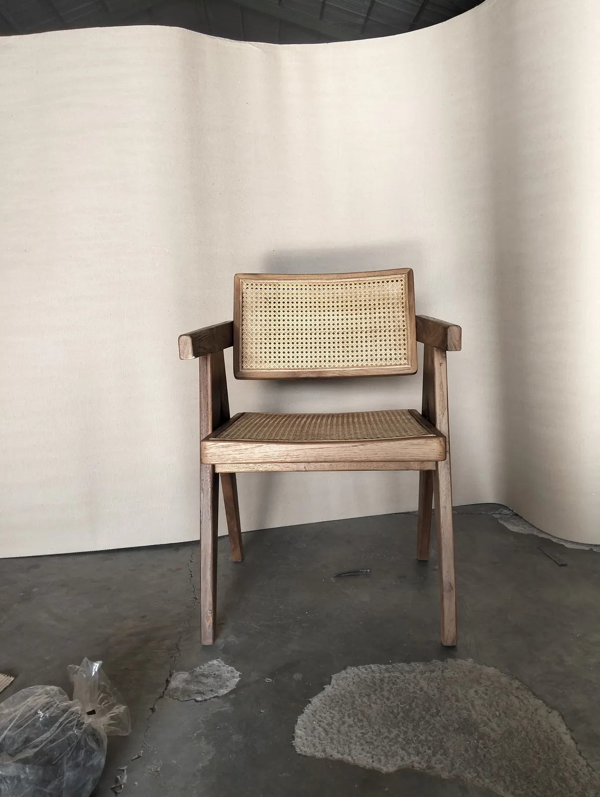 Fauteuil de bureau en teck et cannage