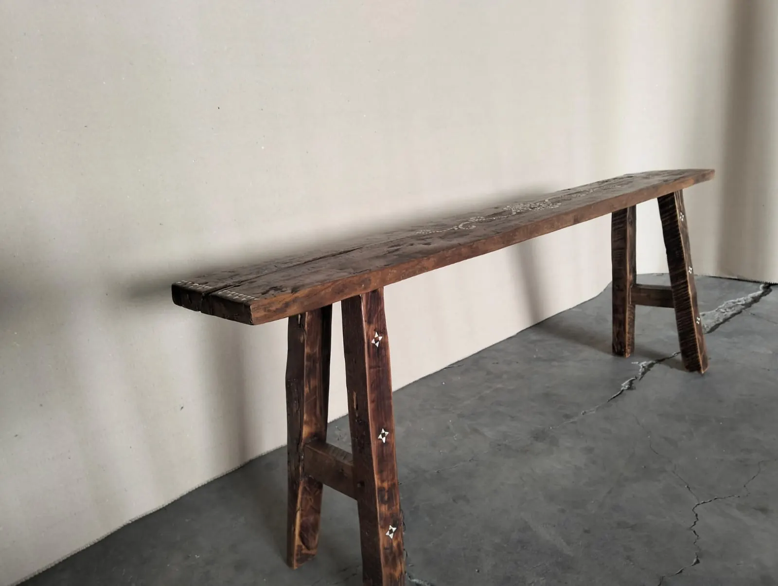 Banc étroit en teck brut, piètement compas