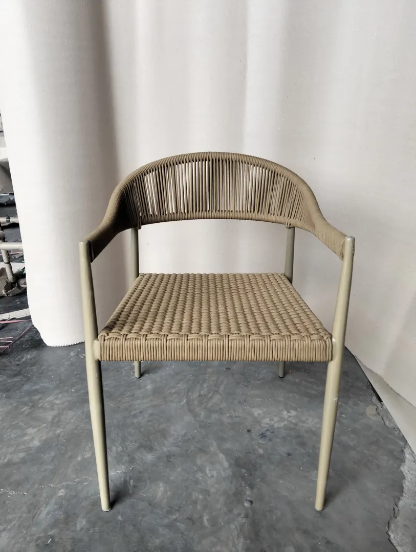 Fauteuil de table en corde tressée, dossier arrondi