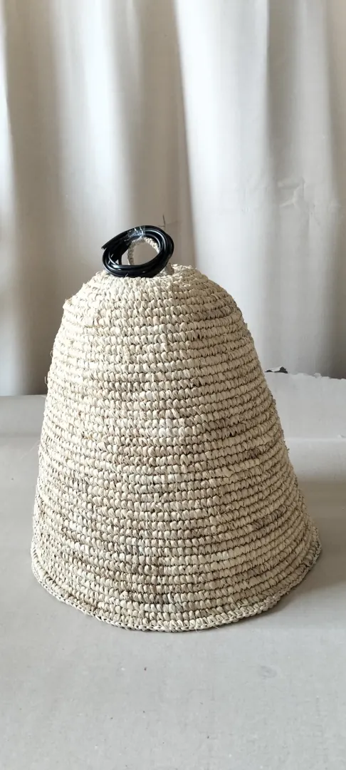 Suspension en fibre naturelle tressée, forme cloche