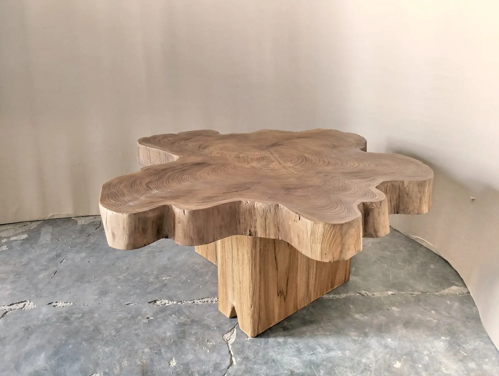 Table basse plateau libre en suar clair