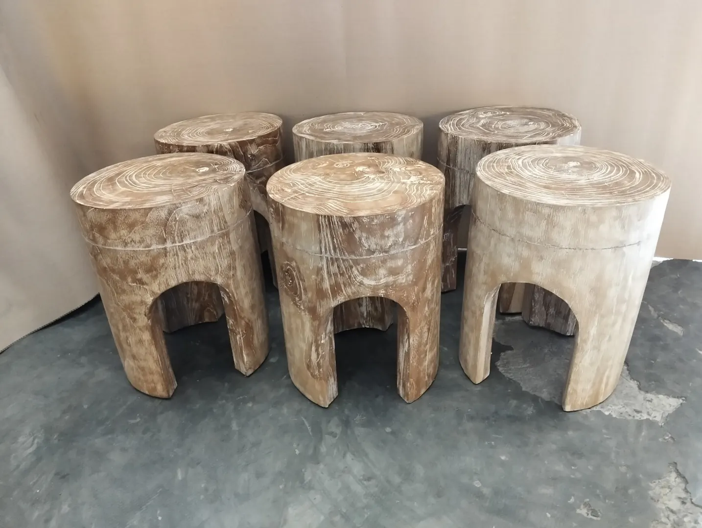 Tabourets-souches en bois massif, série complète