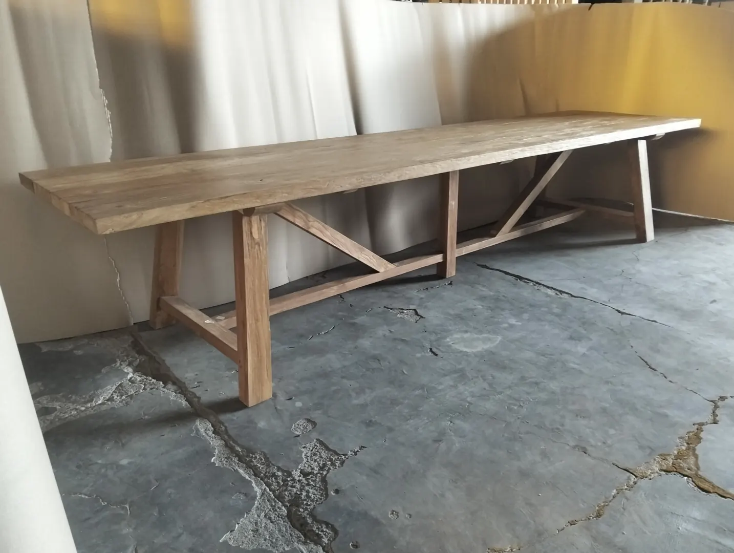 Table de repas en teck massif, piètement tréteau