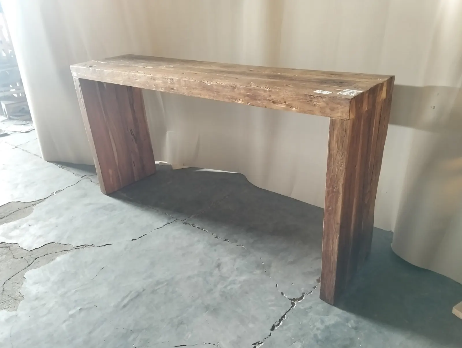 Console en teck massif, piètement en L