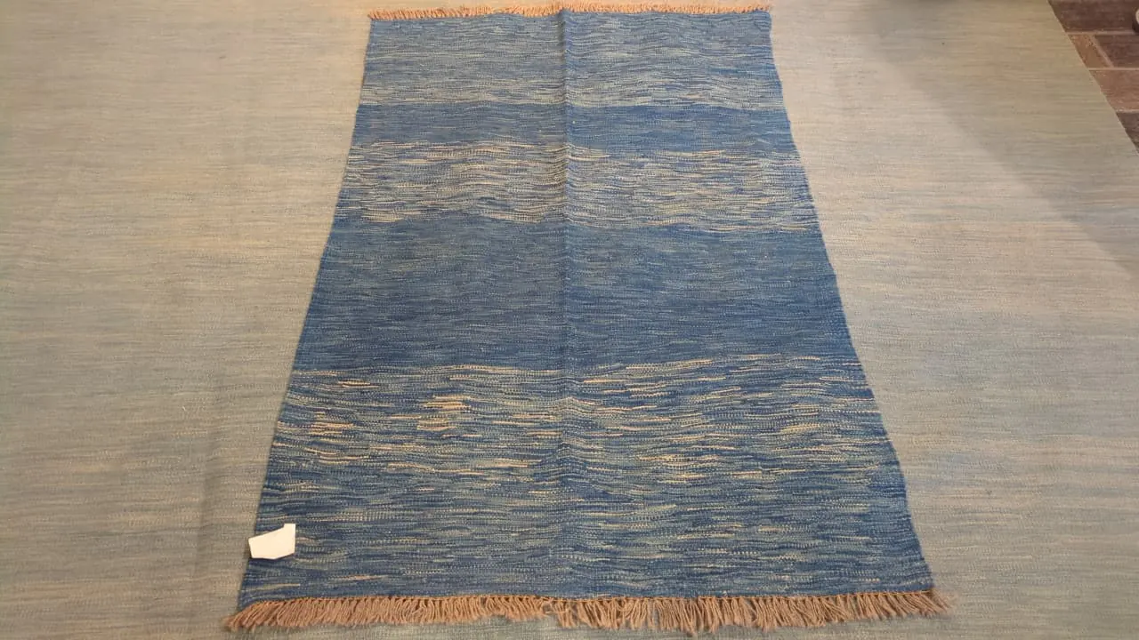 Tapis tissé main, dégradé de bleus