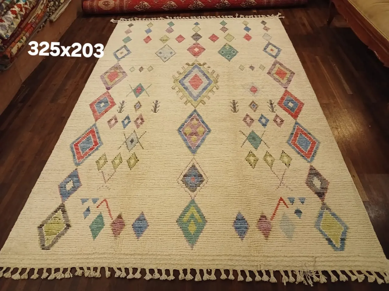 Tapis berbère à losanges colorés, 325 × 203 cm